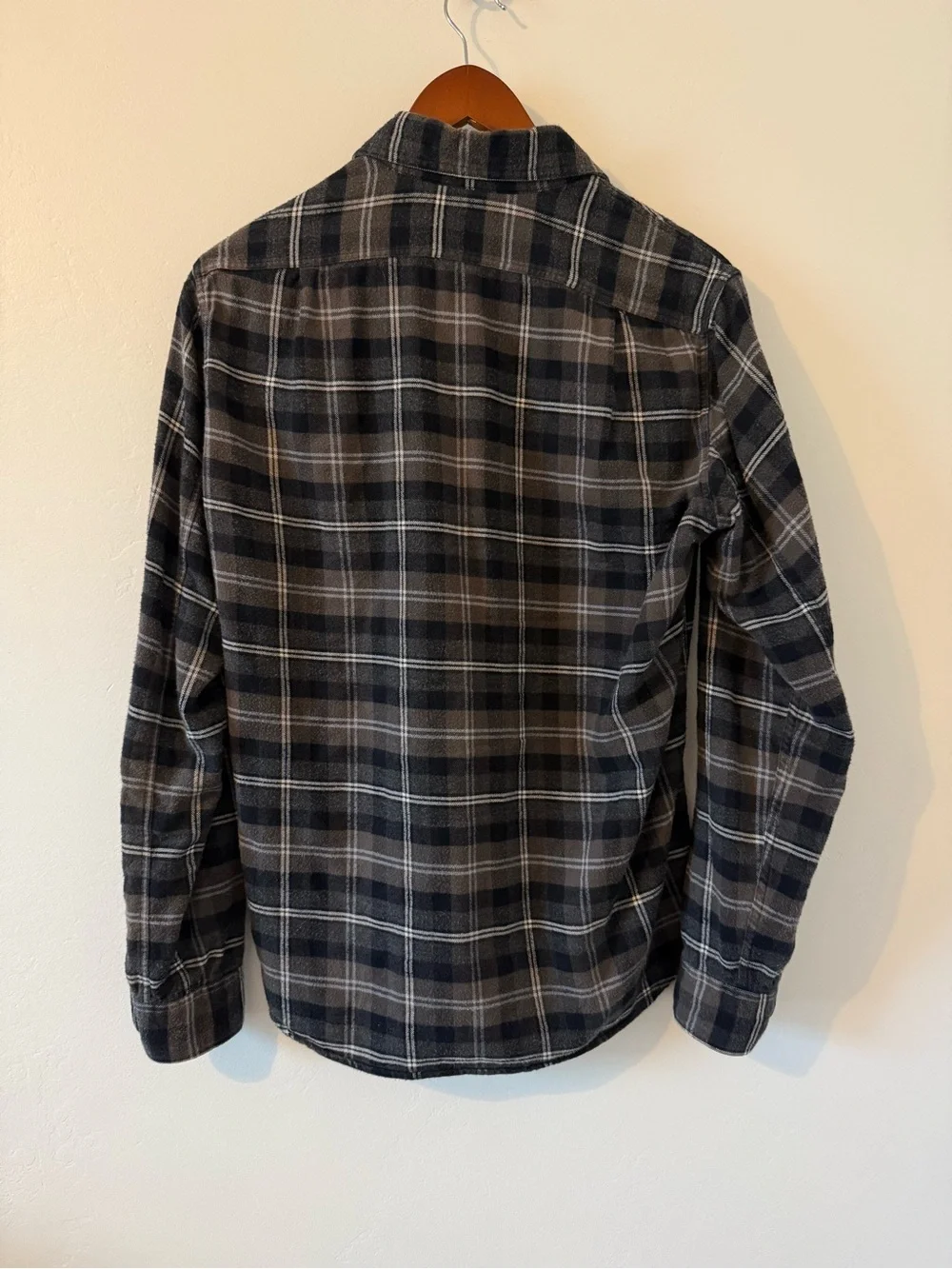 J. Crew Men's S - Black & Gray Plaid Flannel Button-Up Shirt